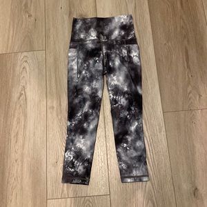 Women’s Salutation II Capri - Gray and White Marble - XXS